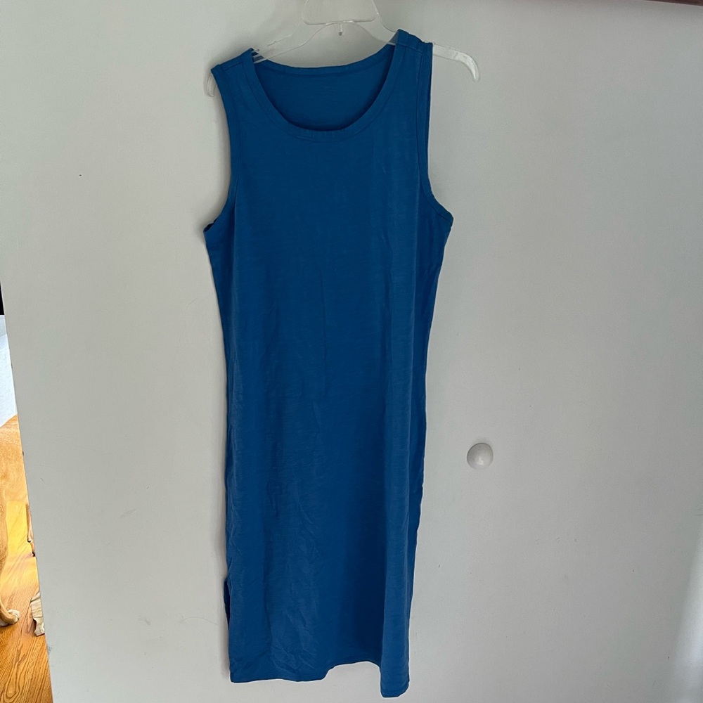 Sleeveless midi dress, never worn.